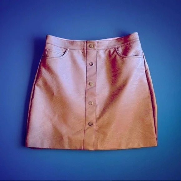 Size 8 Medium Faux Leather Trendy Pink Buttoned Mini Skirt Sissy CD Sexy - Picture 3 of 4